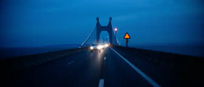 Проезд через Крымский мост снова открыт: движение автотранспорта восстановлено