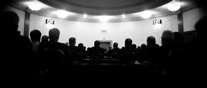 Ироничный сбой: в иранском парламенте погас свет прямо во время обсуждения энергетического кризиса